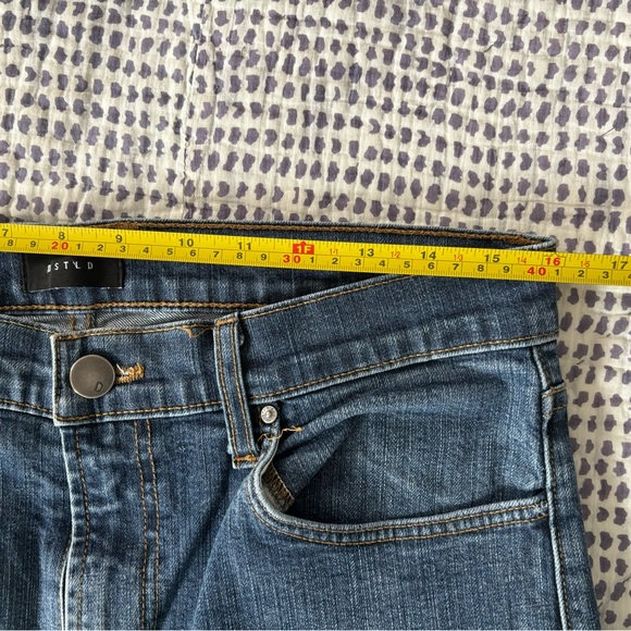 DSTLD Men’s Straight Leg Jeans - 33” X 34” - Picture 5 of 8